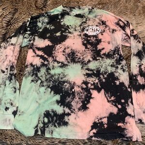 Vans Wall Slide Tie-Dye Long Sleeve T-Shirt
Size M